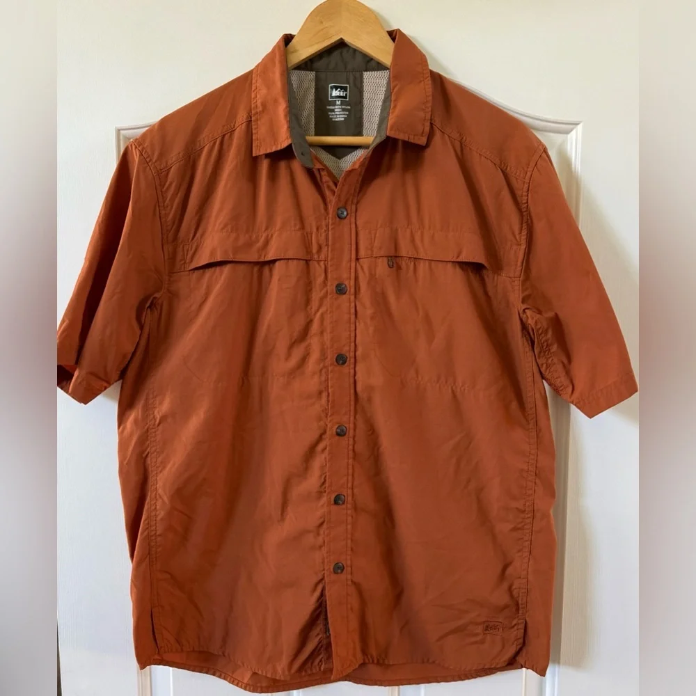 🏞️ REI Co-op Men’s Short-Sleeve Nylon Ventilated Hiking Shirt – Rust Orange (M) - Picture 3 of 15
